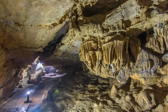 Nguom Ngoc Cave - Cao Bang