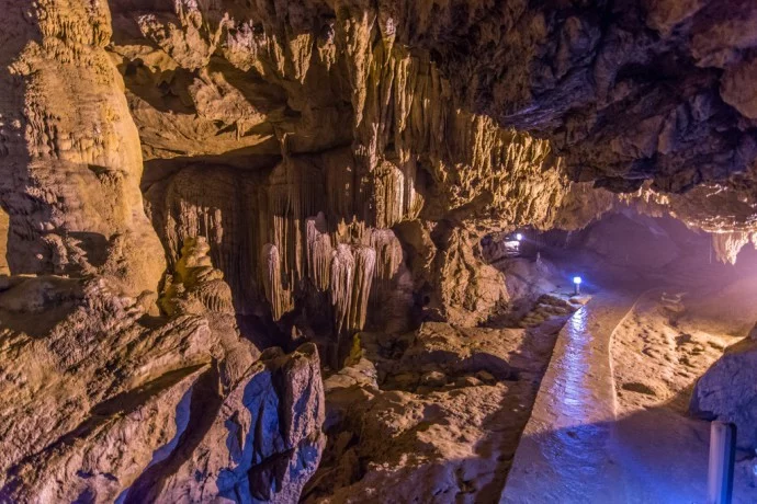 Nguom Ngoc Cave - Cao Bang
