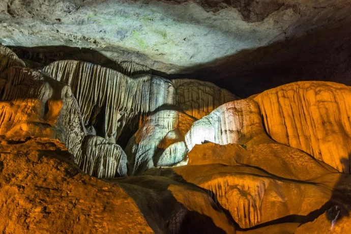 Nguom Ngoc Cave - Cao Bang