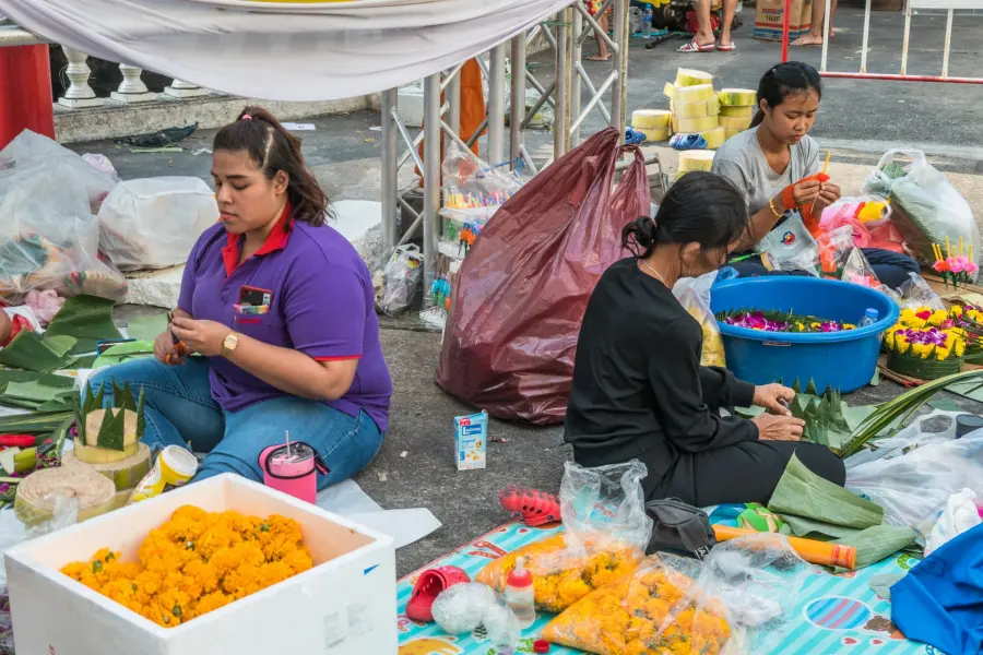 preparation festival loy krathong river city