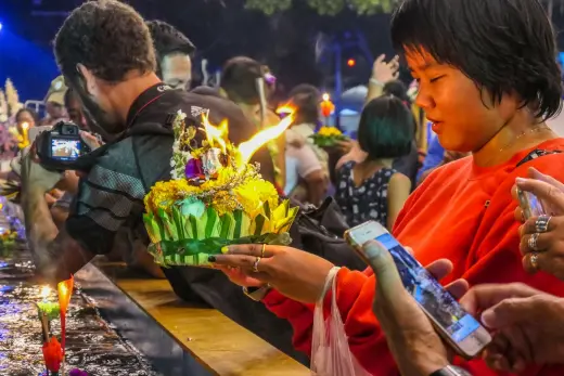 prayer loy krathong festival bangkok