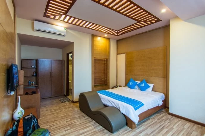 Thai Nguyen hotel room