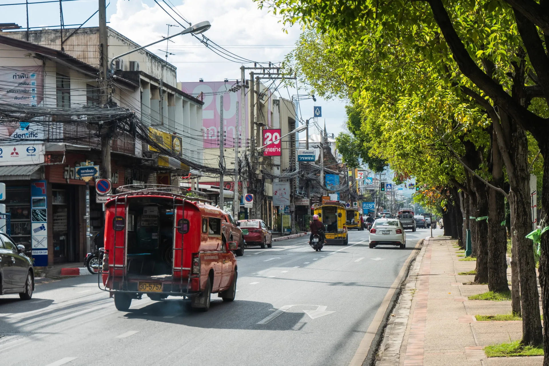 traffic chiang mai north thailand