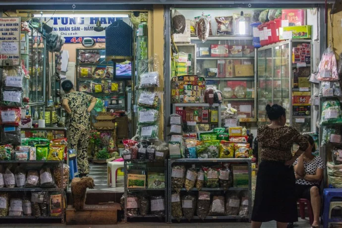 Hanoi street at night