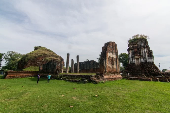 Lopburi - monkey city - Thailand