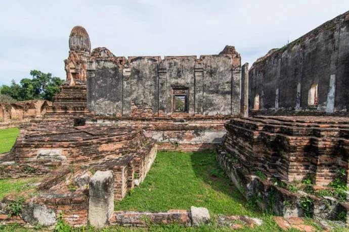 Lopburi - monkey city - Thailand