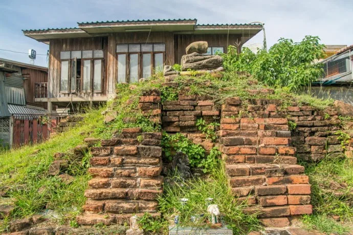 Lopburi - monkey city - Thailand