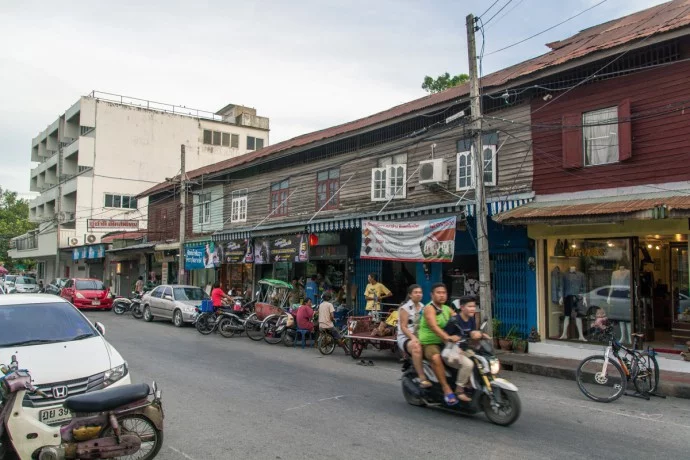 Lopburi - monkey city - Thailand