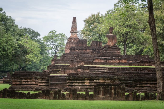 View of Wat Phra Kaeo in Kamphaeng Phet Historical Park