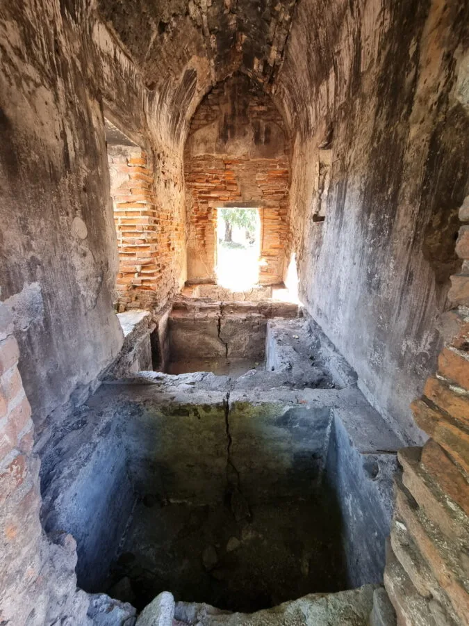 old cave ban wichayen lopburi