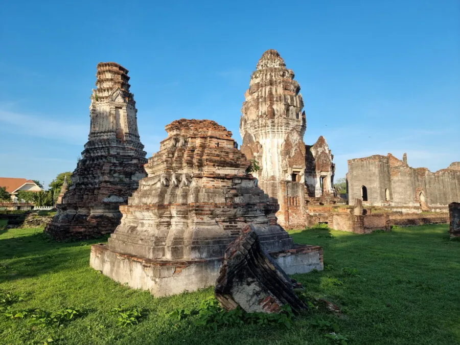 chedis Wat Phra Sri Ratana Mahathat lopburi