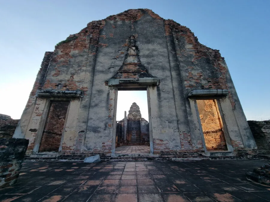 facade Wat Phra Sri Ratana Mahathat lopburi