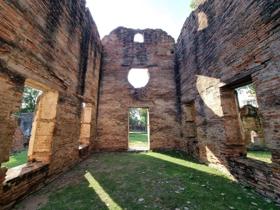 interior ban wichayen lopburi