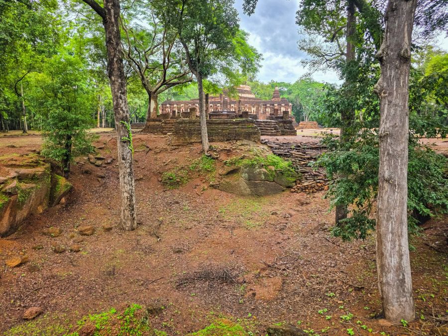 old basin in front of Wat Chang Rop, Kamphaeng Phet Historical Park, Thailand