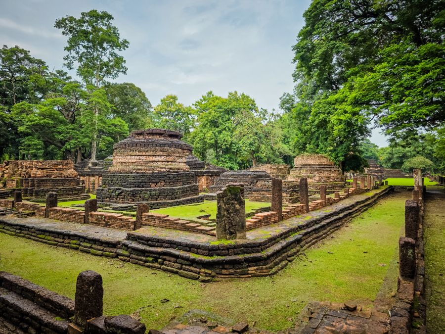 Elephant chedi temple, Wat Chang Phueak, Kamphaeng Phet historical park