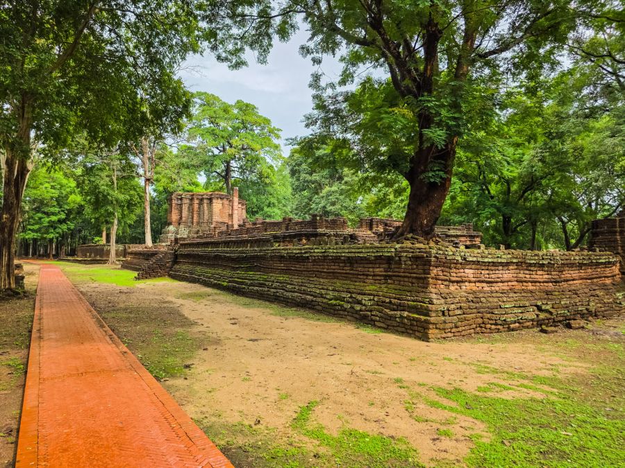 view of wat awat yai kamphaeng phet historical park