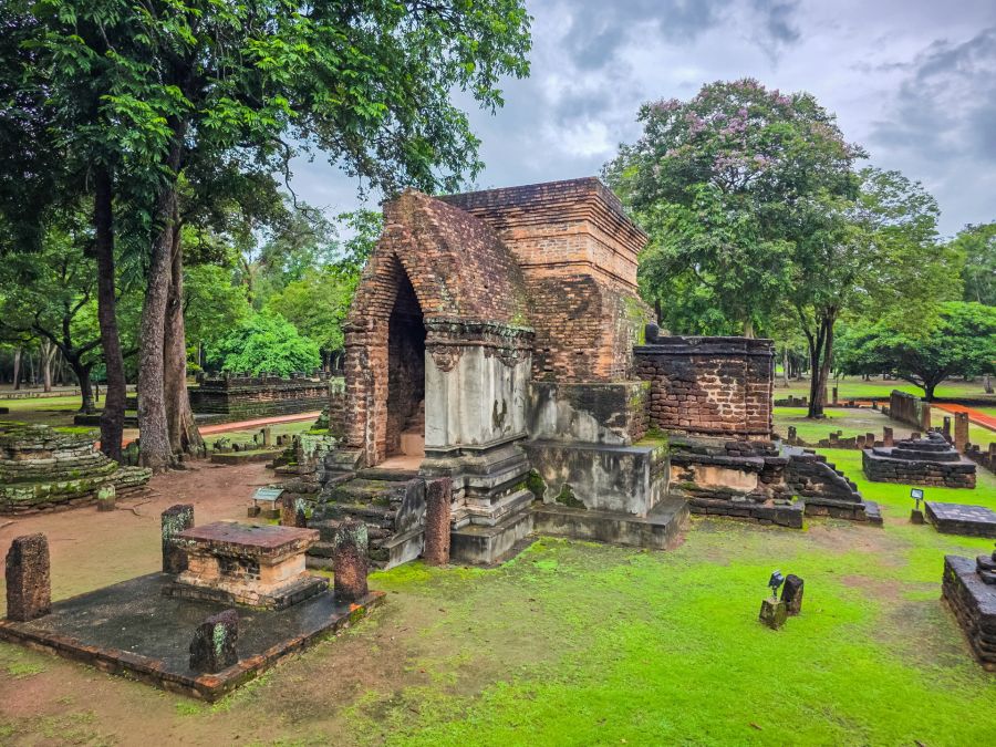 wat sing kamphaeng phet historical park