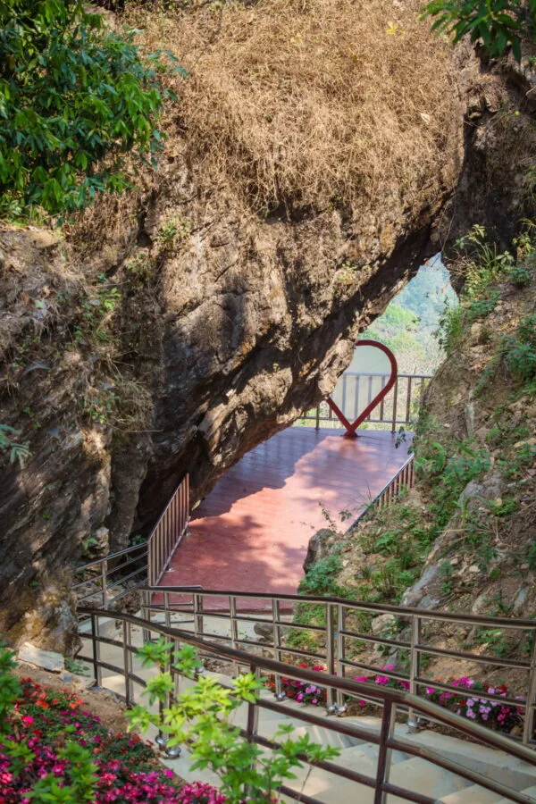 natural arch at doi pha tang