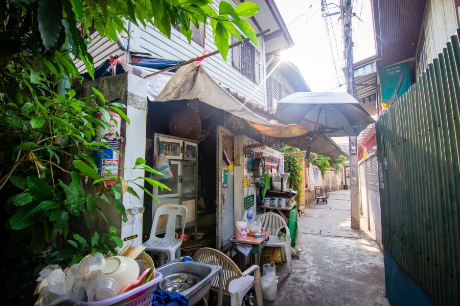 quartier kudee jin - bangkok