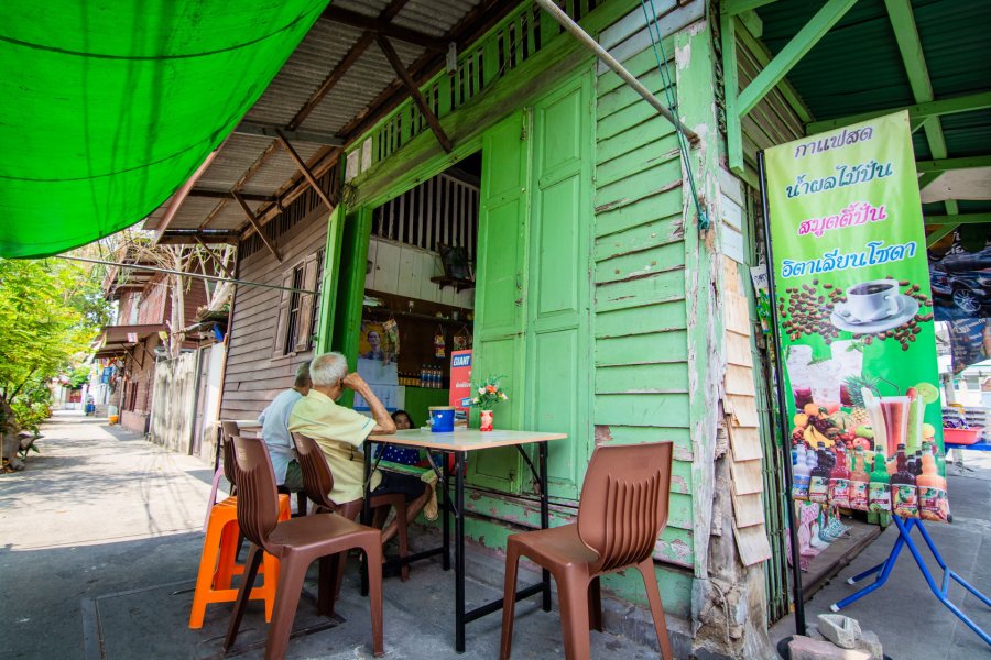 quartier kudee jin - bangkok