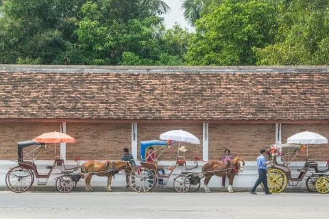 caleches wat phra that lampang luang - thailand