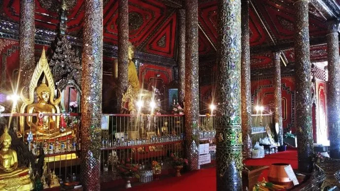 interior wat si rongmuang lampang thailand