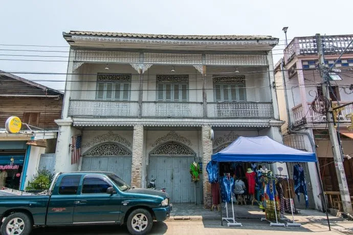 kanchanawong lampang family house