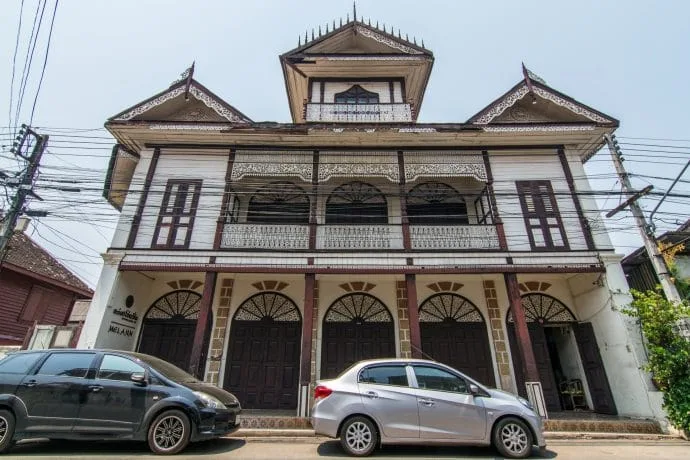 moung ngwe zin building talad gao lampang thailand