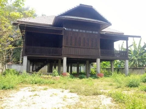old wooden stilt house lampang thailand
