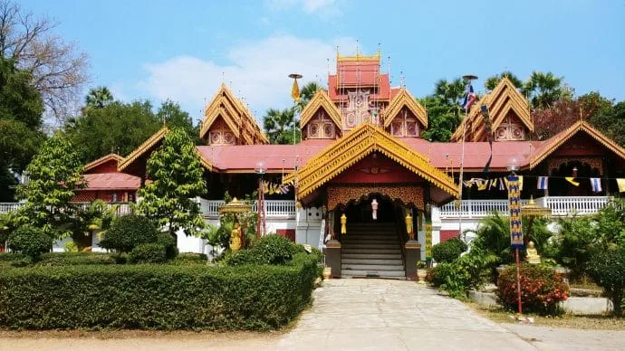wat si rongmuang lampang thailand