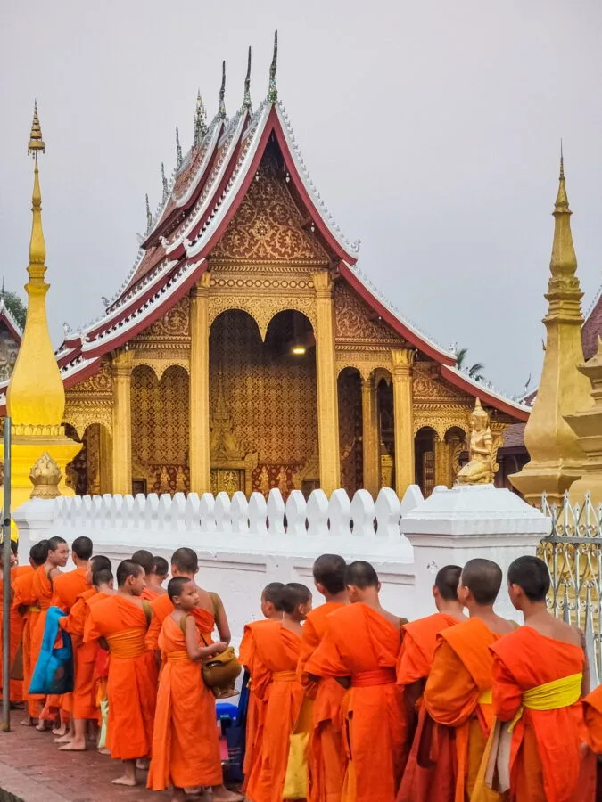 alignment monks ceremony tak bat luang prabang