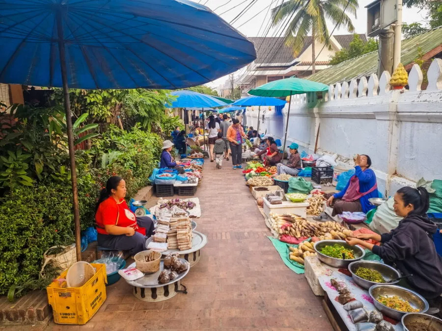 morning market alley luang prabang