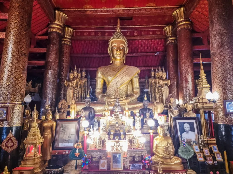 interior buddha Wat Mai Suwannaphumaham luang prabang