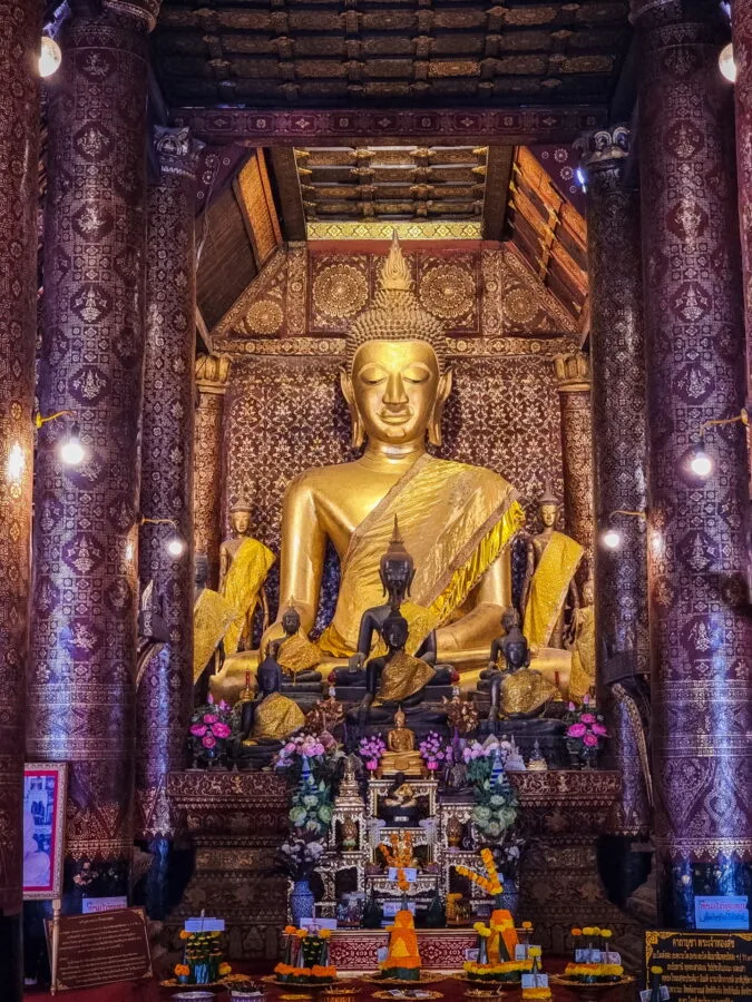 inner buddha vat xieng thong luang prabang