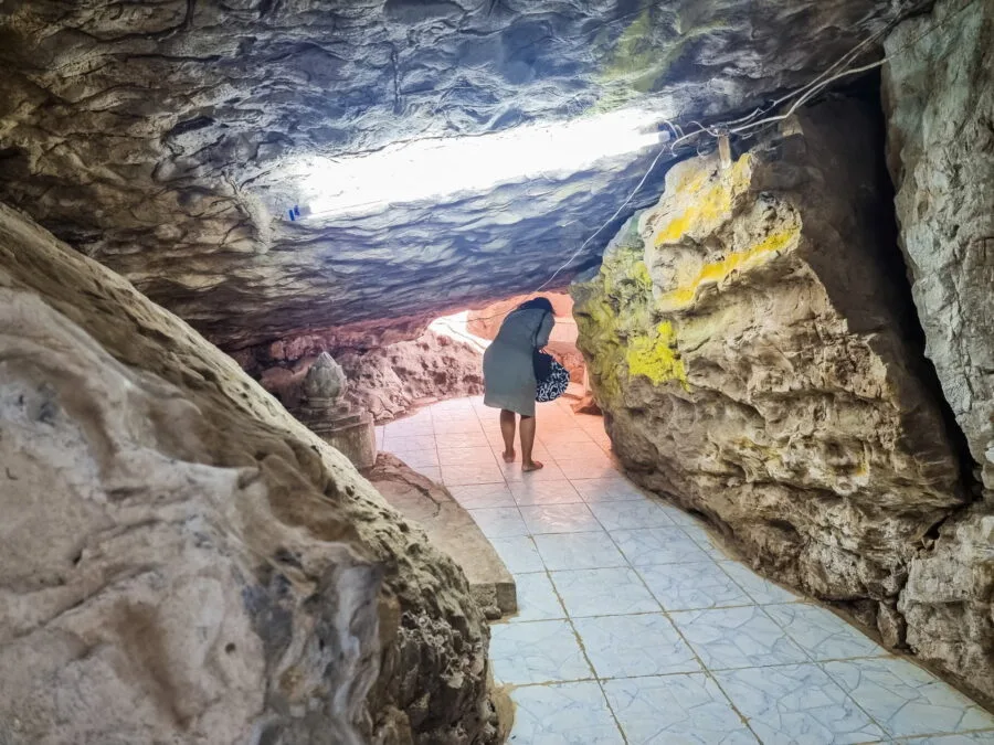 cave passage mount phousi luang prabang