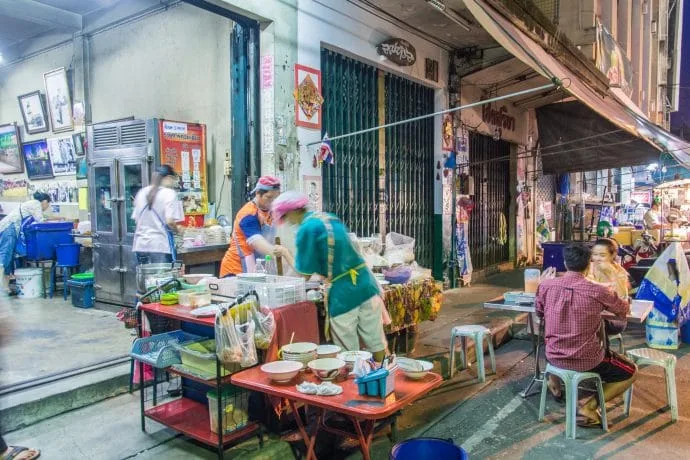 phetchaburi at night