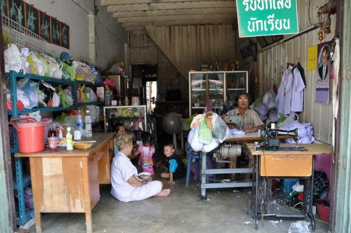 shophouse phetchaburi thailand