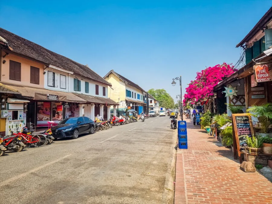 main street sisavangvong road luang prabang