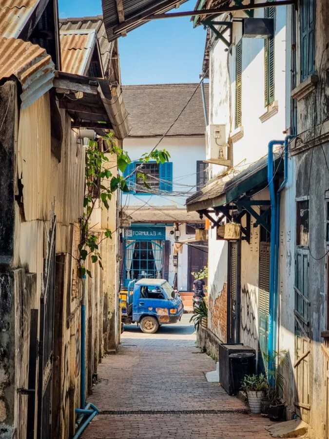alley leading to Wat Siphoutthabath Luang Prabang