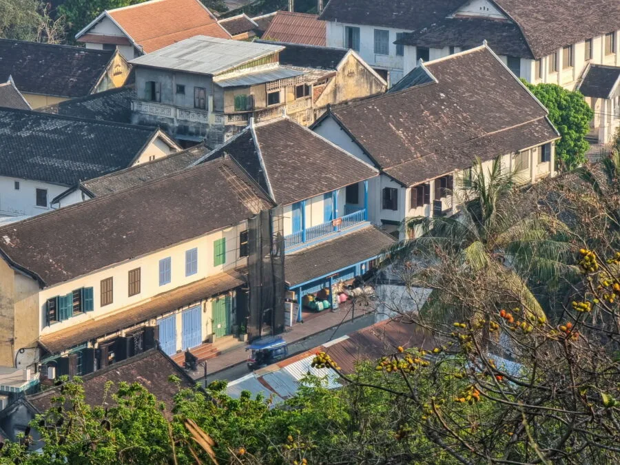 view houses mount phousi luang prabang
