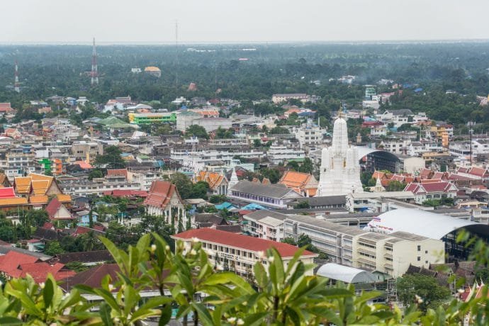 vue sur phetchaburi depuis khao wang
