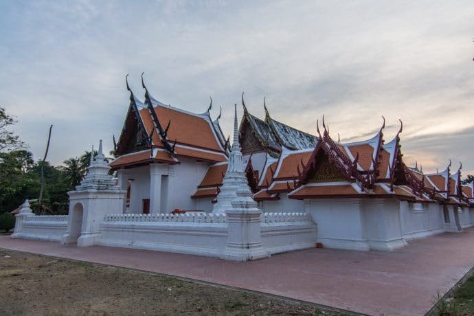 wai yai suwannaram phetchaburi
