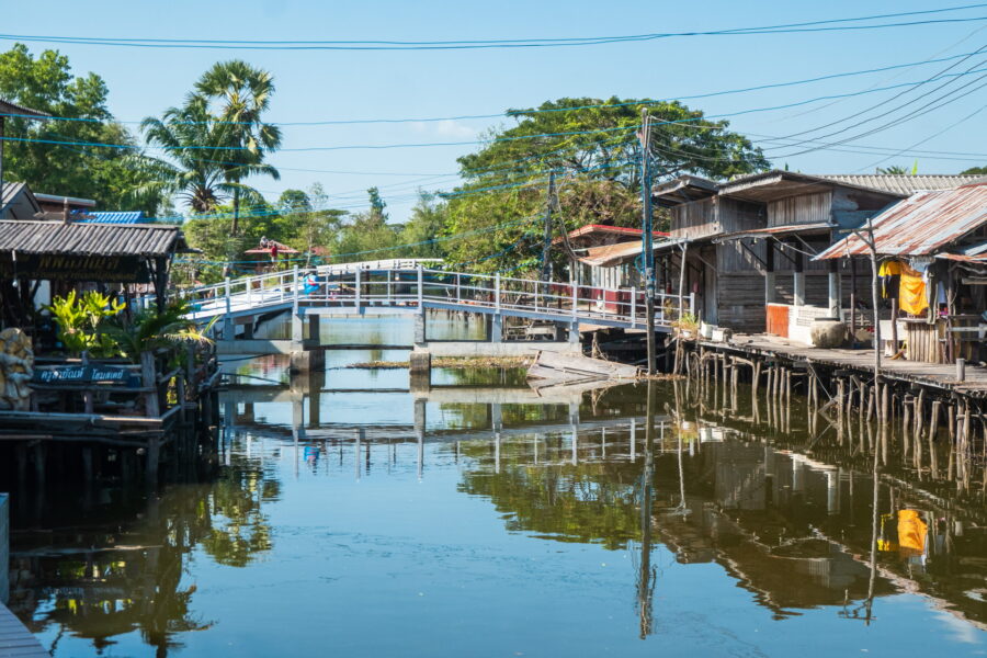 canal au marché flottant de khlong daen songkhla nakhon si thammarat