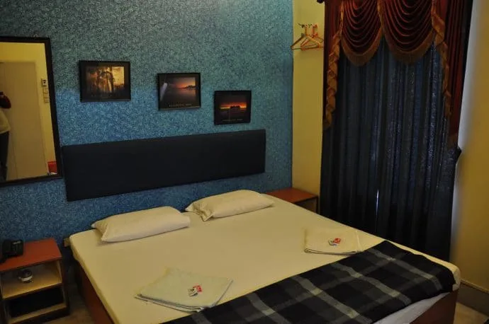 room-hotel-esplanade-calcutta-india