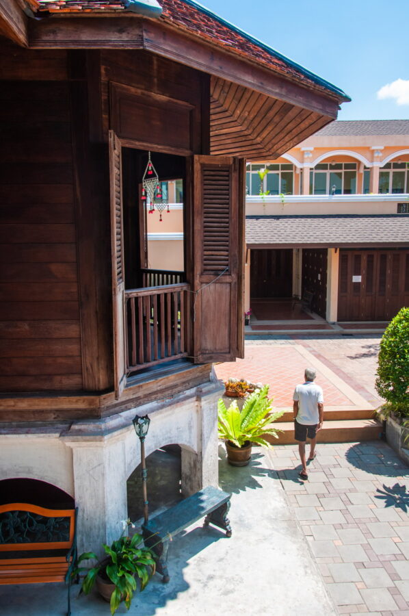 façade maison baan tan khun ratwut vicharn nakhon si thammarat