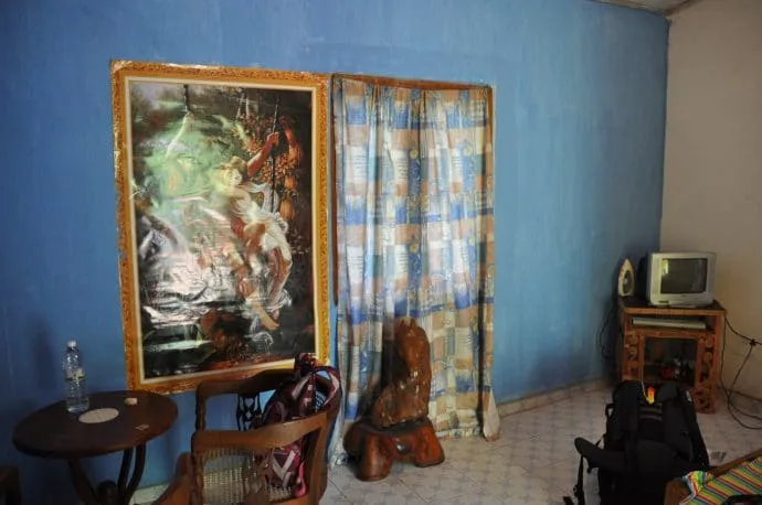 interior-room-green-hut-inn-dambulla