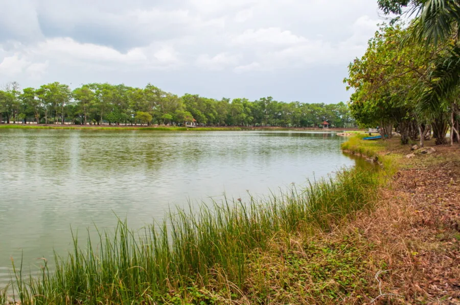 lake au suan sanam chalerm phrakiat nakhon si thammarat