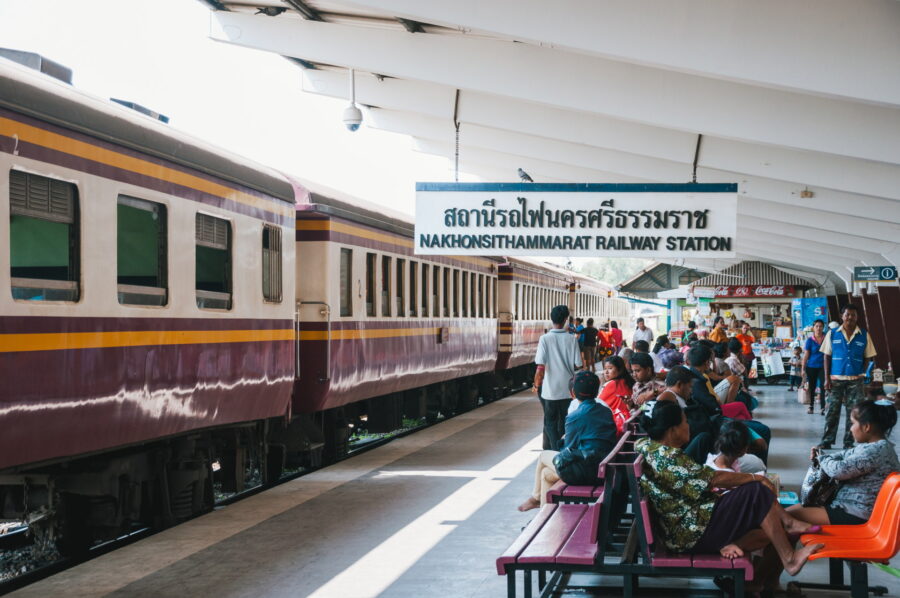 quai de la gare de nakhon si thammarat