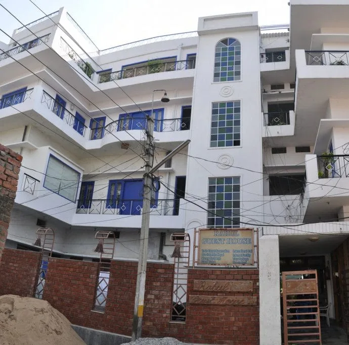 rahul-guesthouse-varanasi-india