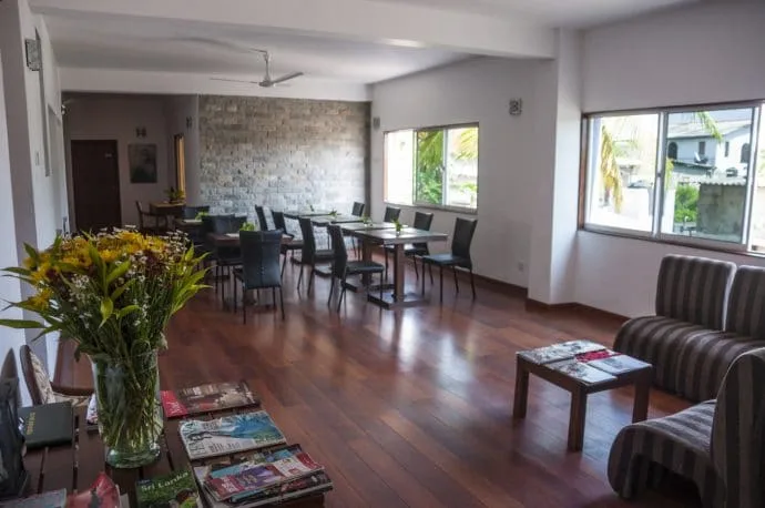 dining-room-monsoon-suites-colombo